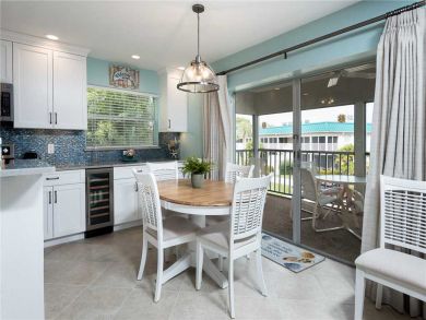 Sanibel Island Bright & Beautiful Vacation Condo
